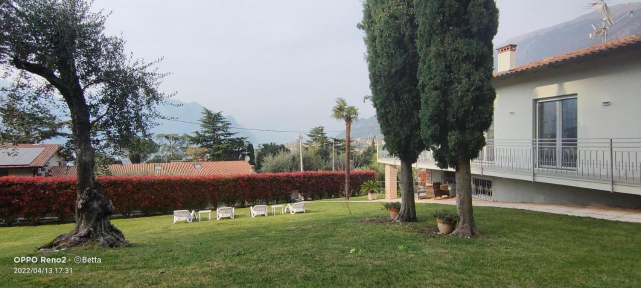 La Svolta Holidays Malcesine Bagian luar foto